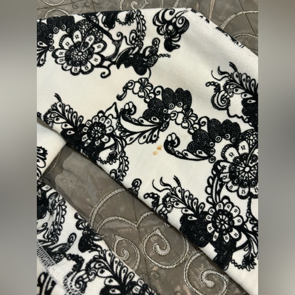 Lululemon Floral Sweater - Picture 4 of 6